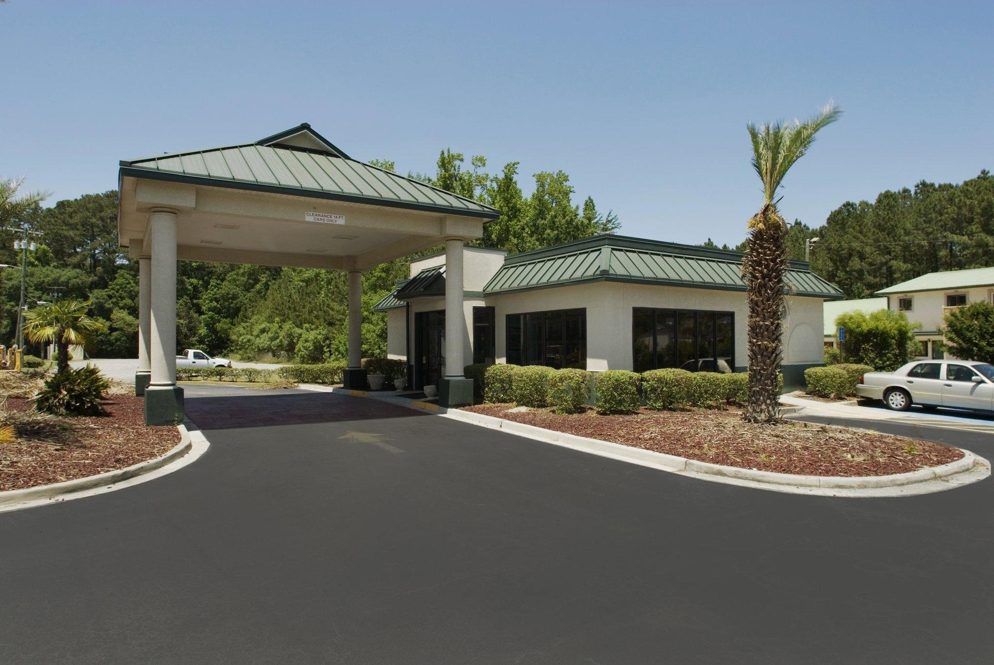 Days Inn By Wyndham Richmond Hill/Savannah Extérieur photo